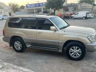 2000 Lexus LX 470 in Fujairah used car